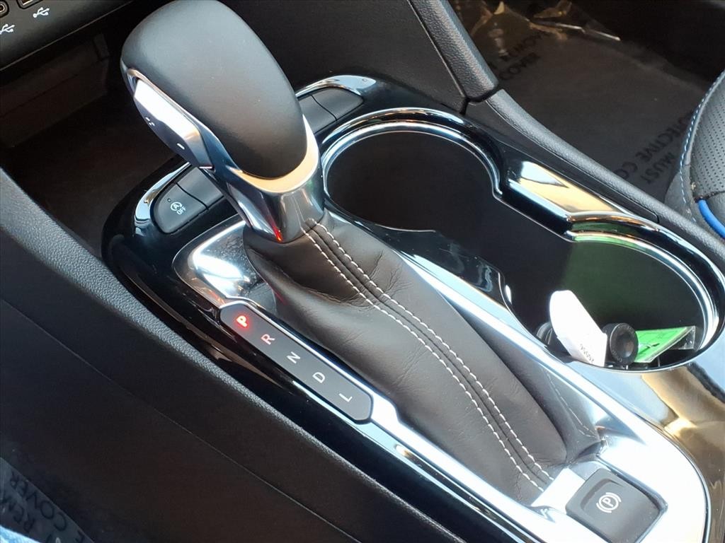 Buick Encore GX Vehicle Full-screen Gallery Image 11