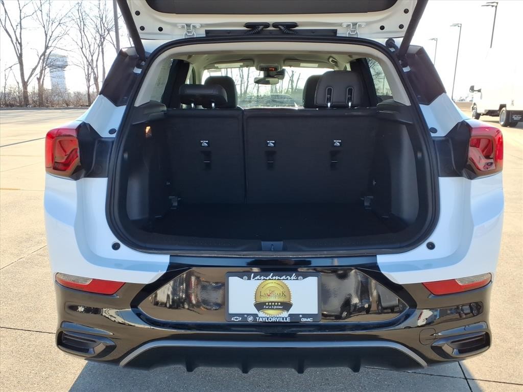 Buick Encore GX Vehicle Full-screen Gallery Image 18