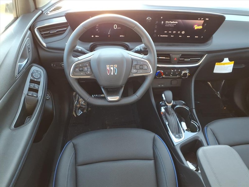 Buick Encore GX Vehicle Full-screen Gallery Image 7