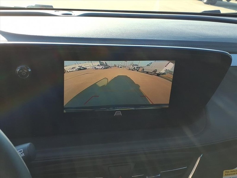 Buick Encore GX Vehicle Full-screen Gallery Image 9
