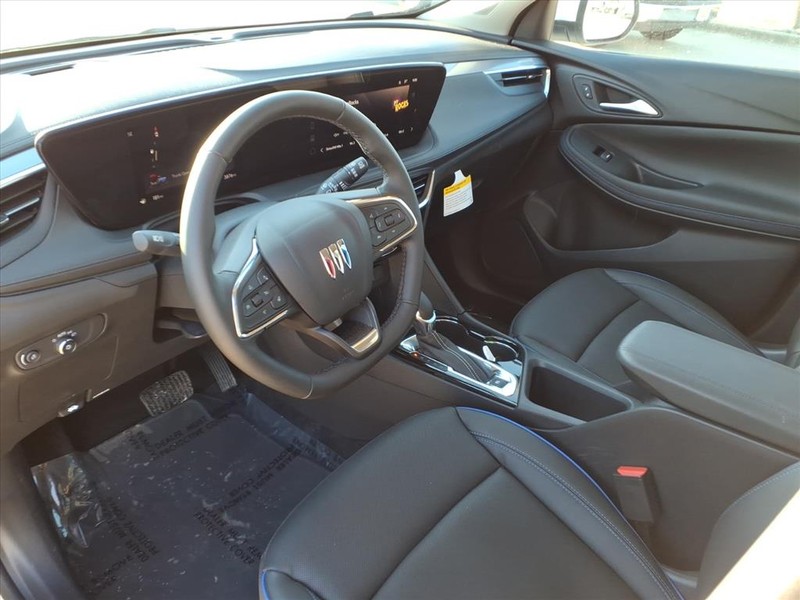 Buick Encore GX Vehicle Full-screen Gallery Image 16