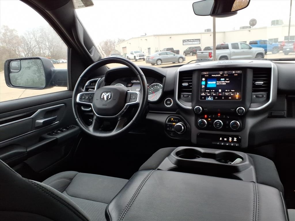 Ram 1500 Vehicle Full-screen Gallery Image 11