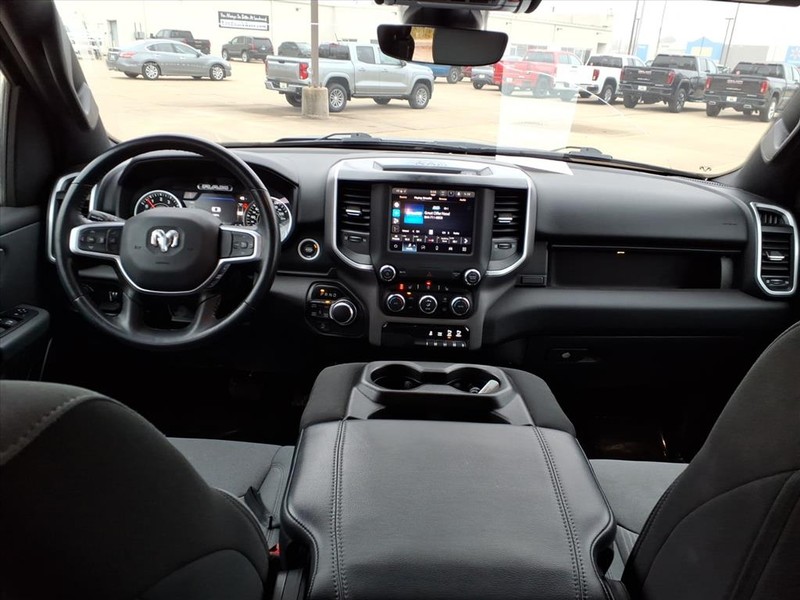 Ram 1500 Vehicle Full-screen Gallery Image 8