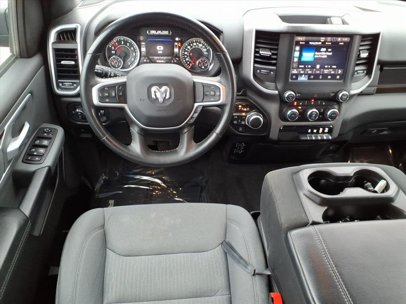 Ram 1500 Vehicle Full-screen Gallery Image 9