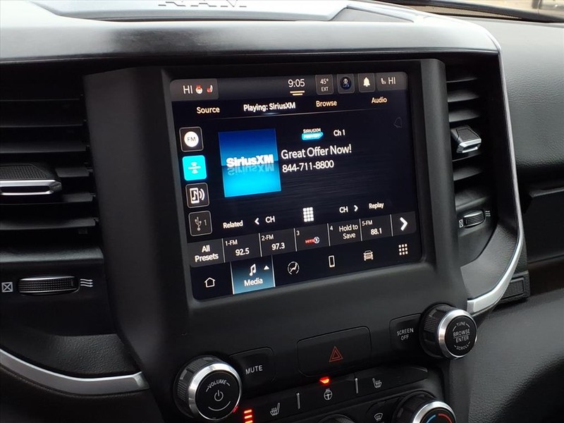 Ram 1500 Vehicle Full-screen Gallery Image 12