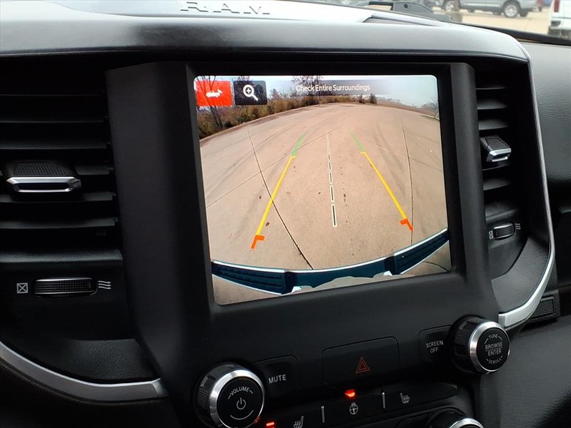 Ram 1500 Vehicle Full-screen Gallery Image 13