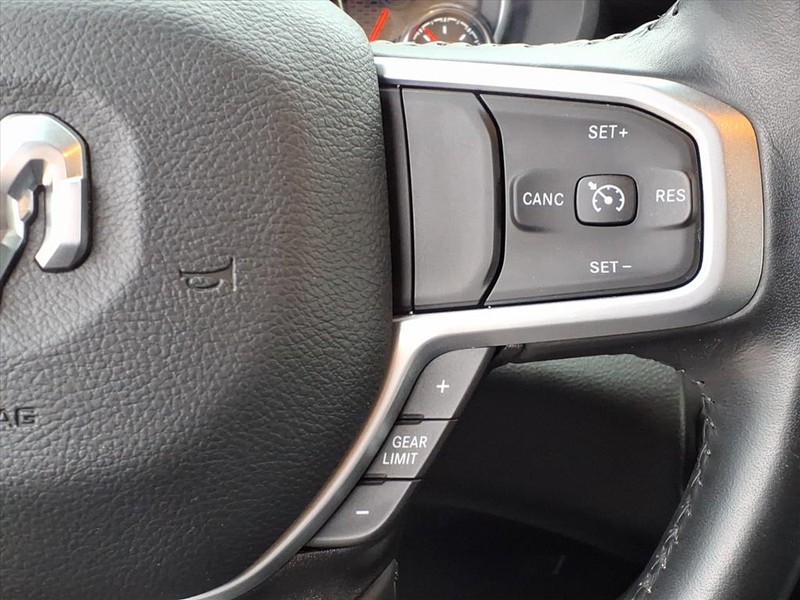 Ram 1500 Vehicle Full-screen Gallery Image 17