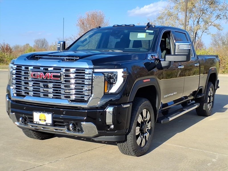 GMC Sierra 2500HD Vehicle Full-screen Gallery Image 2