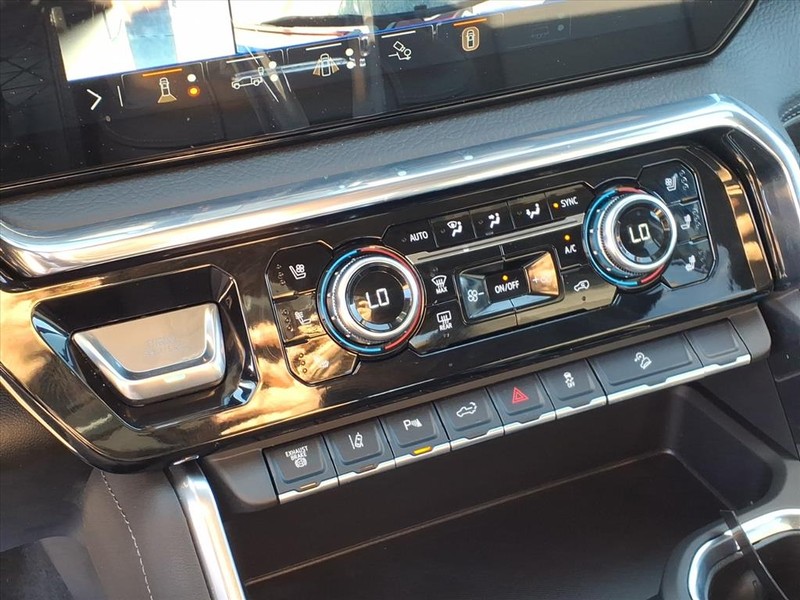 GMC Sierra 2500HD Vehicle Full-screen Gallery Image 10