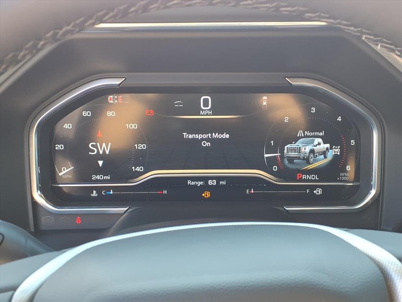 GMC Sierra 2500HD Vehicle Full-screen Gallery Image 13