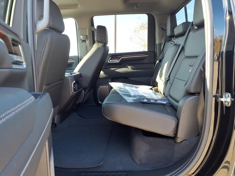 GMC Sierra 2500HD Vehicle Full-screen Gallery Image 17