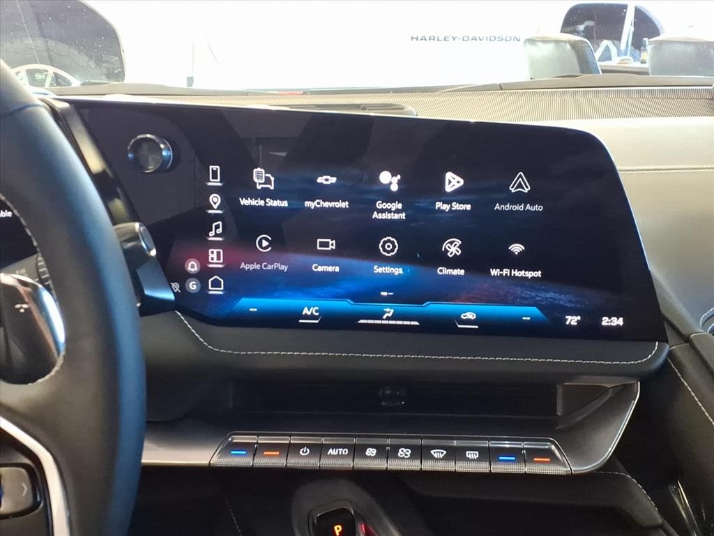 Chevrolet Corvette Vehicle Full-screen Gallery Image 8