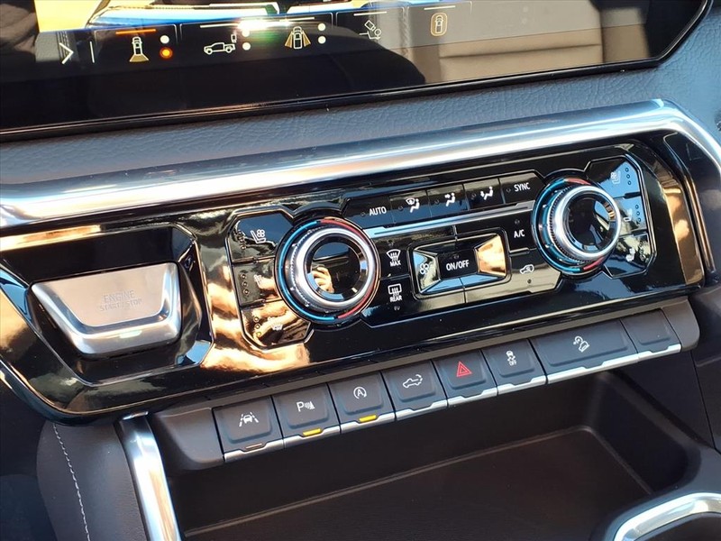 GMC Sierra 1500 Vehicle Full-screen Gallery Image 10