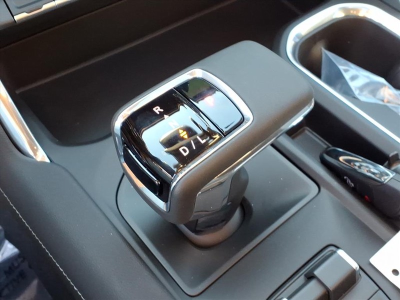 GMC Sierra 1500 Vehicle Full-screen Gallery Image 11