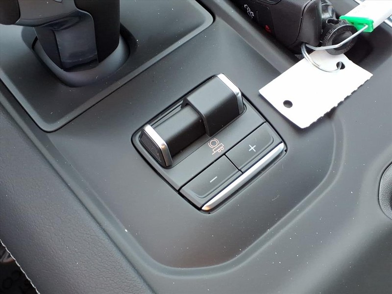 GMC Sierra 1500 Vehicle Full-screen Gallery Image 12