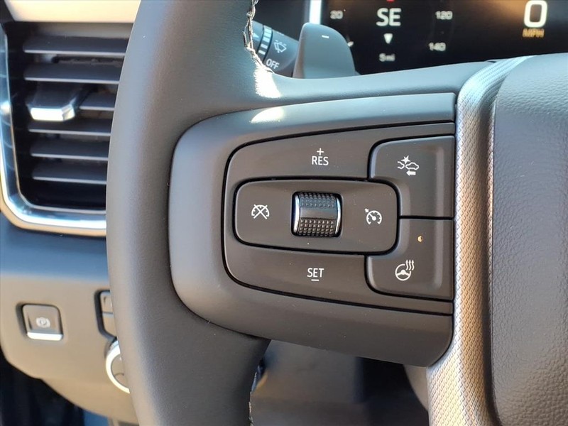 GMC Sierra 1500 Vehicle Full-screen Gallery Image 13