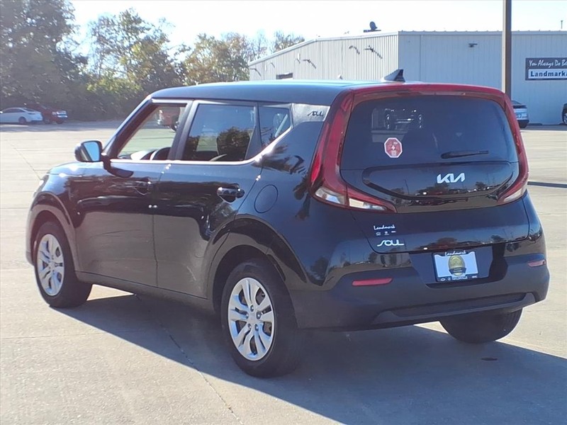 Kia Soul Vehicle Full-screen Gallery Image 3