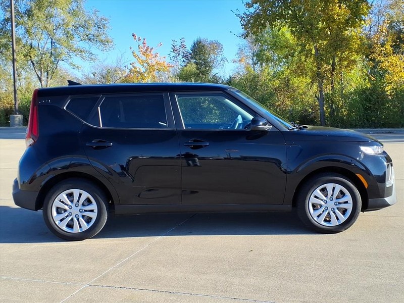 Kia Soul Vehicle Full-screen Gallery Image 5