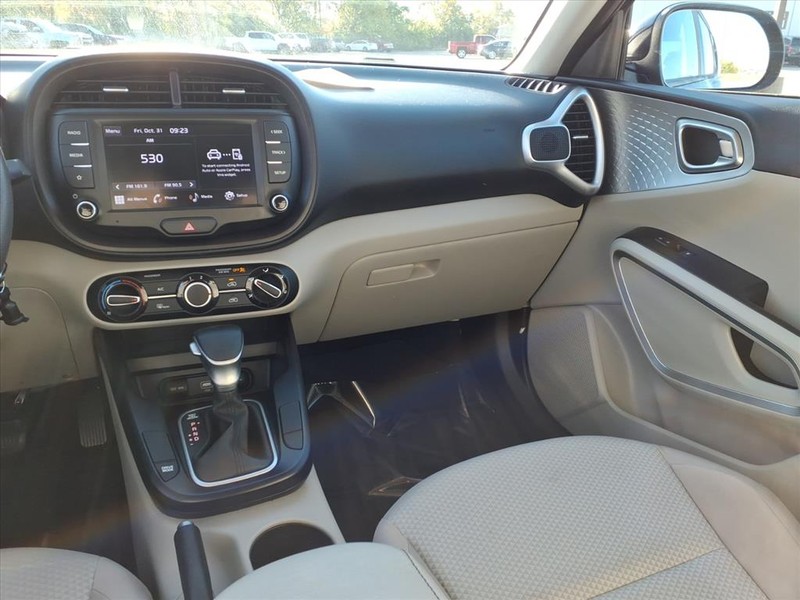 Kia Soul Vehicle Full-screen Gallery Image 10