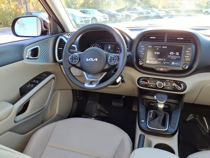 Kia Soul Vehicle Full-screen Gallery Image 11