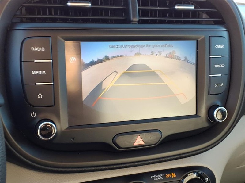 Kia Soul Vehicle Full-screen Gallery Image 13