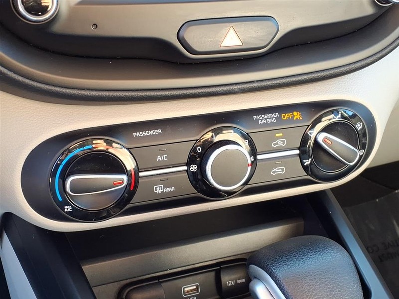 Kia Soul Vehicle Full-screen Gallery Image 14