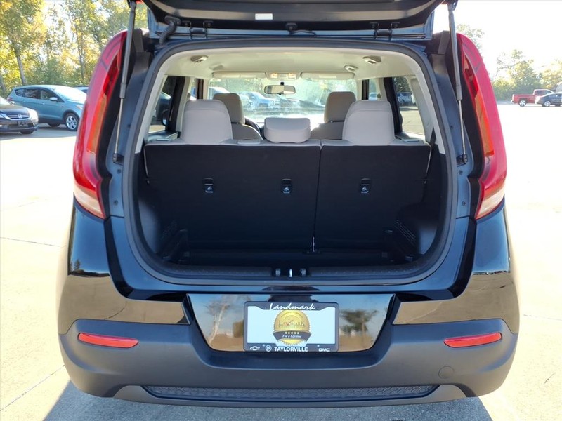 Kia Soul Vehicle Full-screen Gallery Image 22