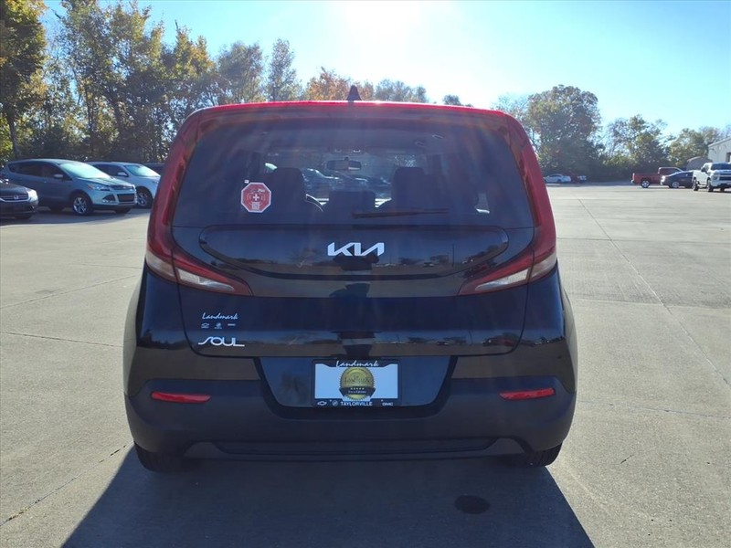 Kia Soul Vehicle Full-screen Gallery Image 23