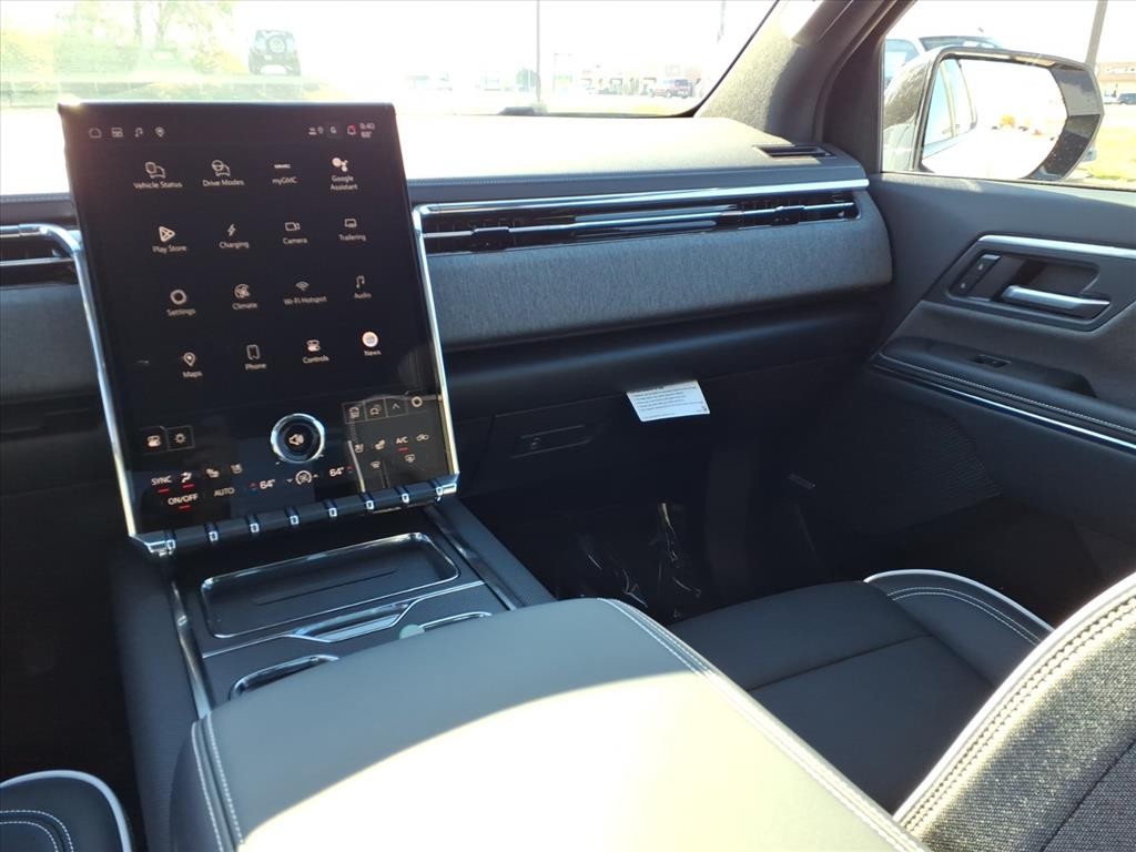 GMC Sierra EV Vehicle Full-screen Gallery Image 6