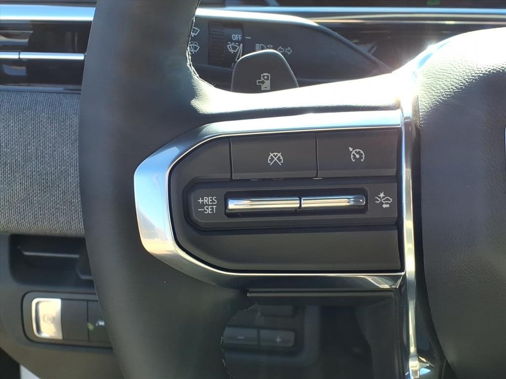 GMC Sierra EV Vehicle Full-screen Gallery Image 11