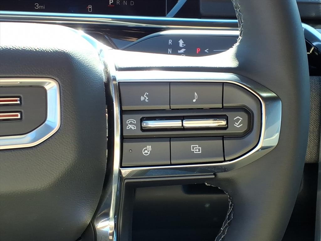 GMC Sierra EV Vehicle Full-screen Gallery Image 12