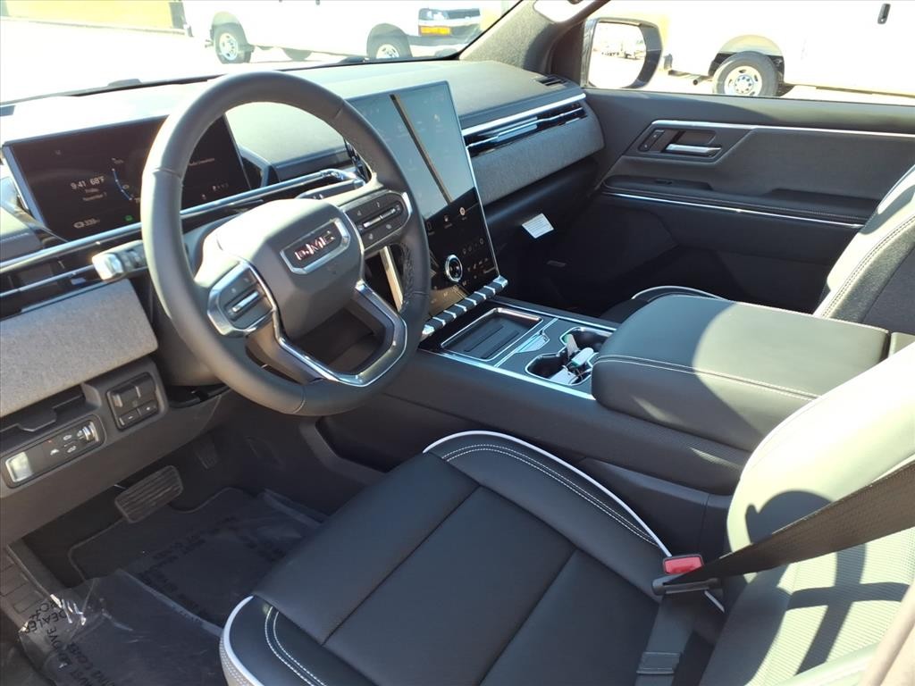 GMC Sierra EV Vehicle Full-screen Gallery Image 15