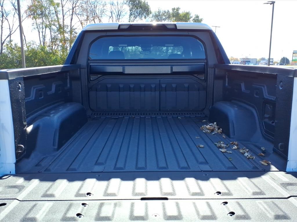 GMC Sierra EV Vehicle Full-screen Gallery Image 21