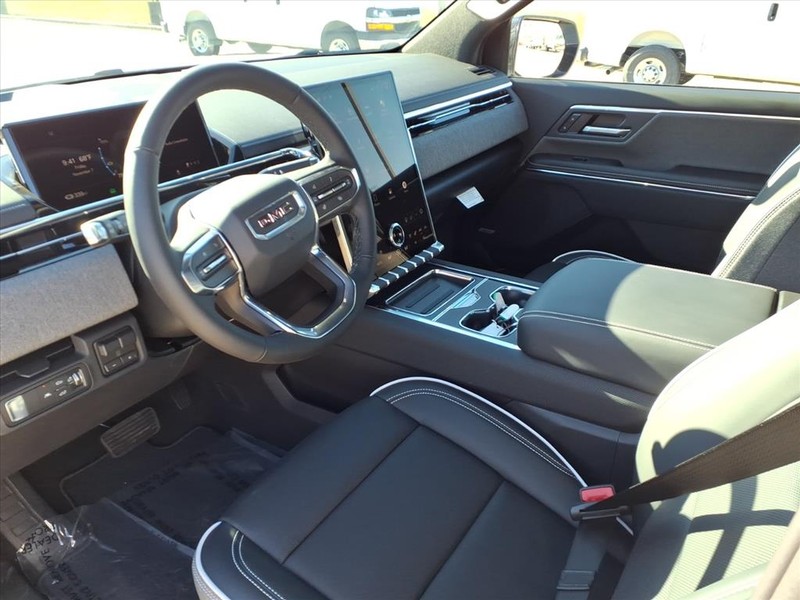 GMC Sierra EV Vehicle Full-screen Gallery Image 15