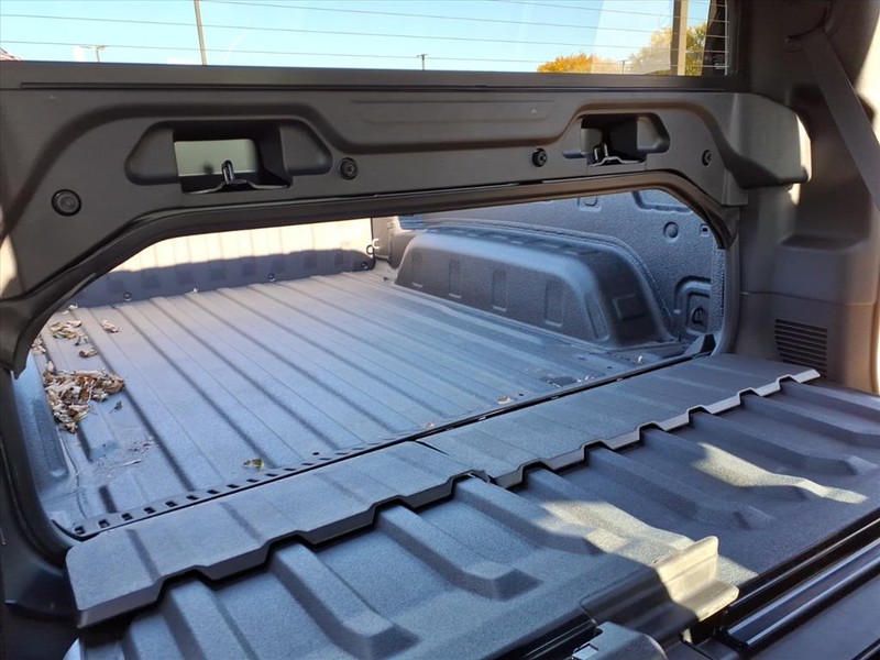 GMC Sierra EV Vehicle Full-screen Gallery Image 19