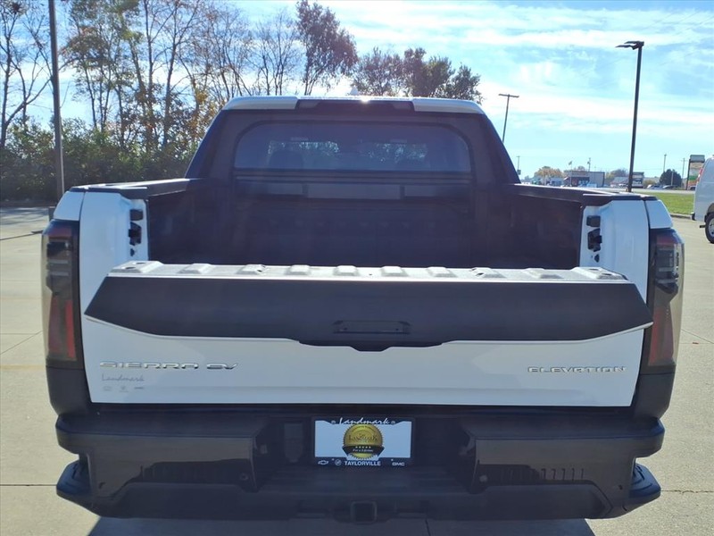 GMC Sierra EV Vehicle Full-screen Gallery Image 22