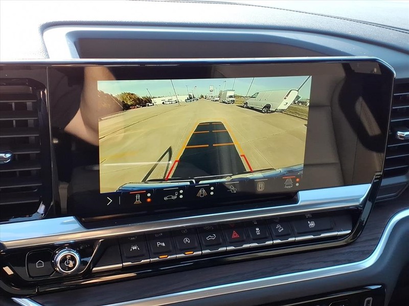 GMC Sierra 1500 Vehicle Full-screen Gallery Image 9