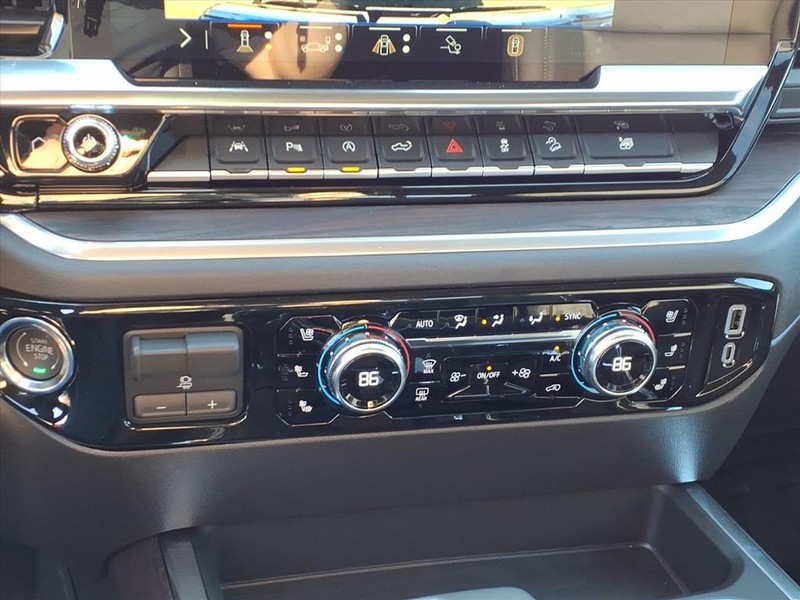 GMC Sierra 1500 Vehicle Full-screen Gallery Image 10