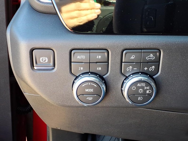 GMC Sierra 1500 Vehicle Full-screen Gallery Image 15