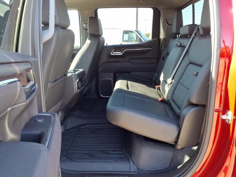 GMC Sierra 1500 Vehicle Full-screen Gallery Image 18