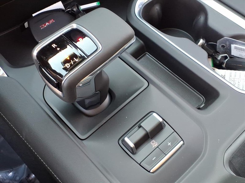 GMC Sierra 1500 Vehicle Full-screen Gallery Image 11