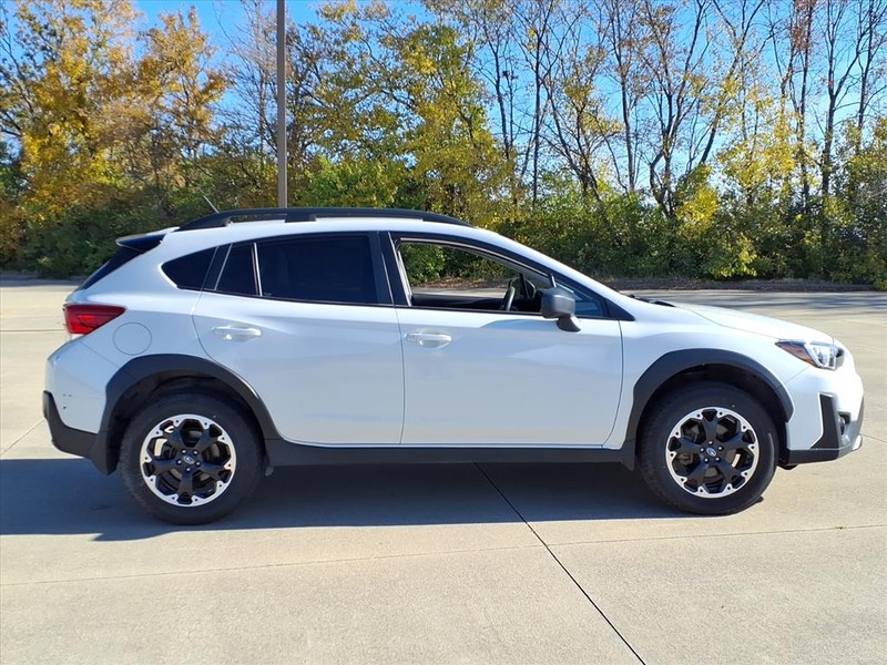 Subaru Crosstrek Vehicle Full-screen Gallery Image 5