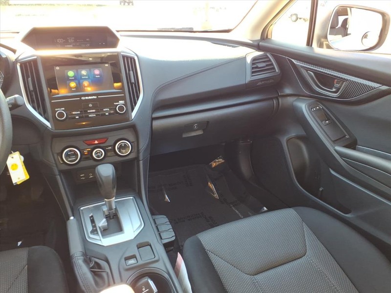 Subaru Crosstrek Vehicle Full-screen Gallery Image 10