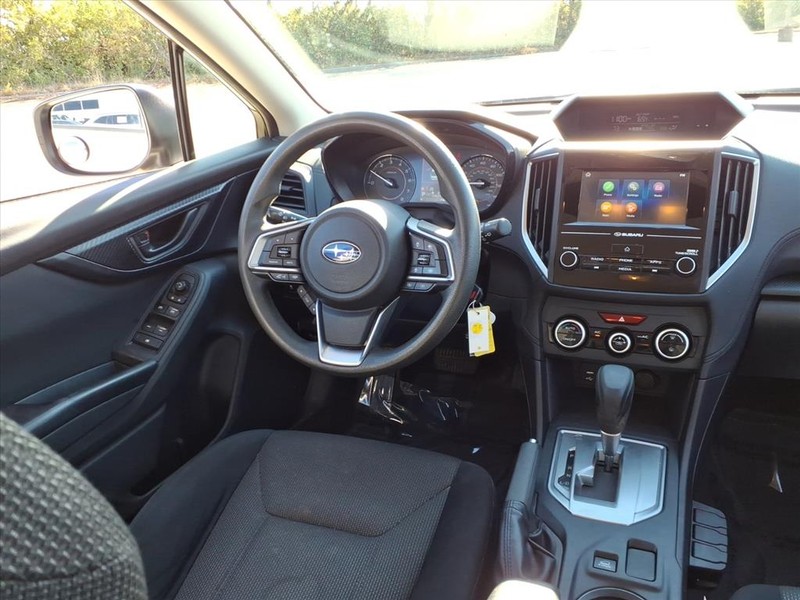 Subaru Crosstrek Vehicle Full-screen Gallery Image 11