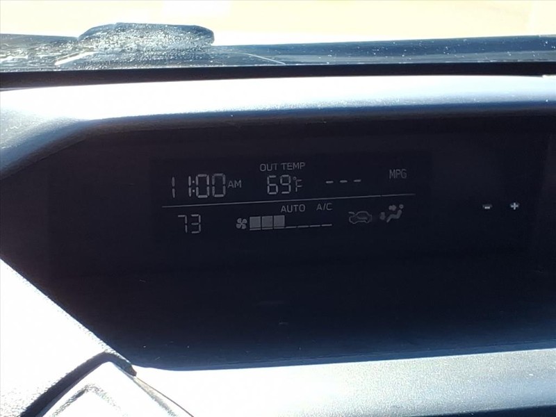 Subaru Crosstrek Vehicle Full-screen Gallery Image 12