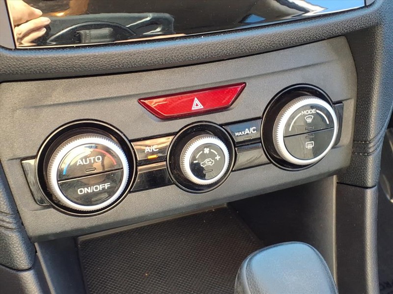 Subaru Crosstrek Vehicle Full-screen Gallery Image 15