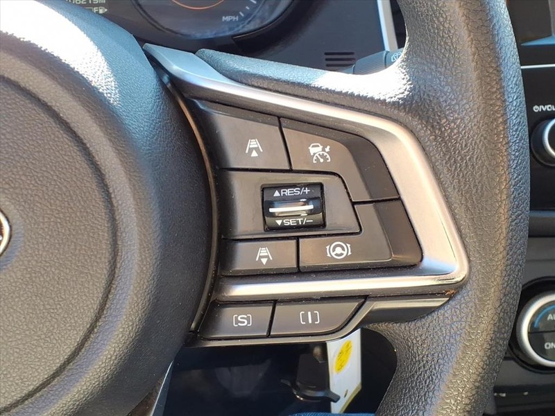 Subaru Crosstrek Vehicle Full-screen Gallery Image 18