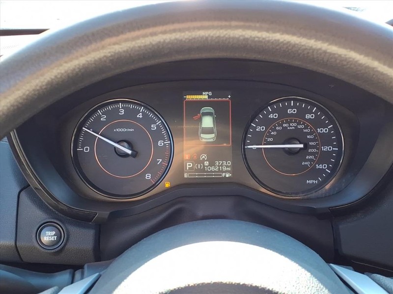 Subaru Crosstrek Vehicle Full-screen Gallery Image 19