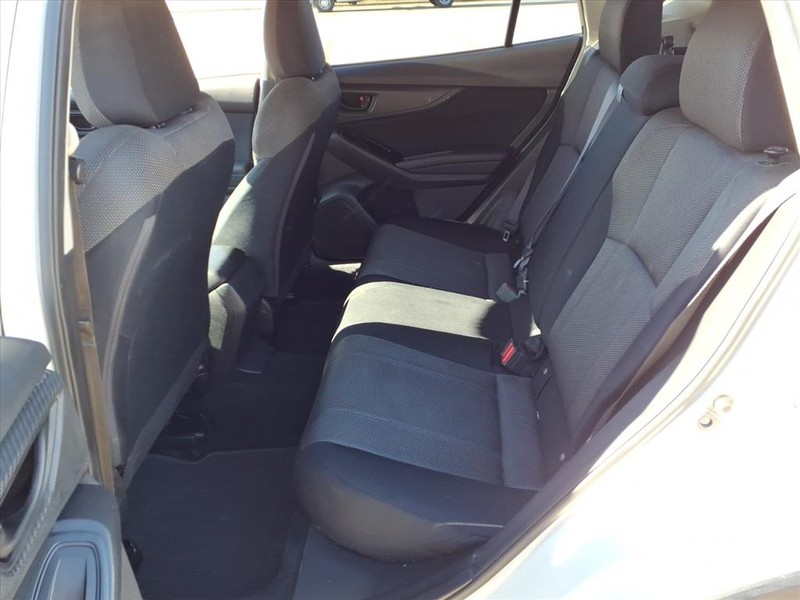 Subaru Crosstrek Vehicle Full-screen Gallery Image 22