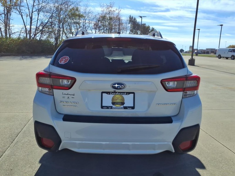 Subaru Crosstrek Vehicle Full-screen Gallery Image 24